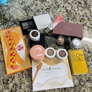Makeup bundle